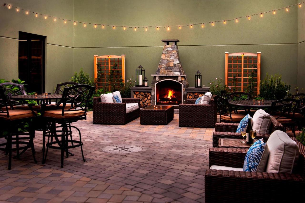 Boston Marriott Peabody Hotel Екстериор снимка
